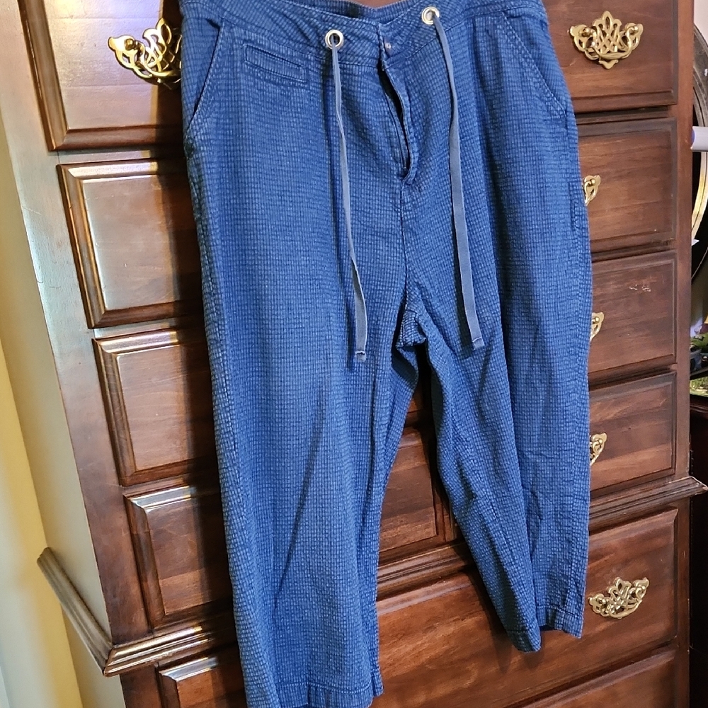 Basic Editions Women's Blue Textured Capris